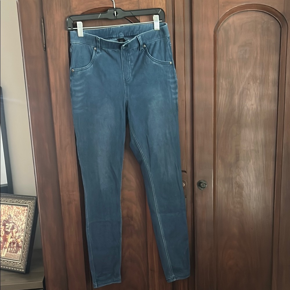 HUE Blue Jeggings Modern Slim Fit